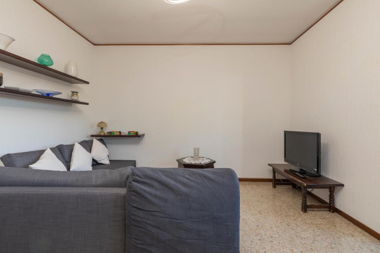 I Host Apartment - Ande 12 Милано Екстериор снимка