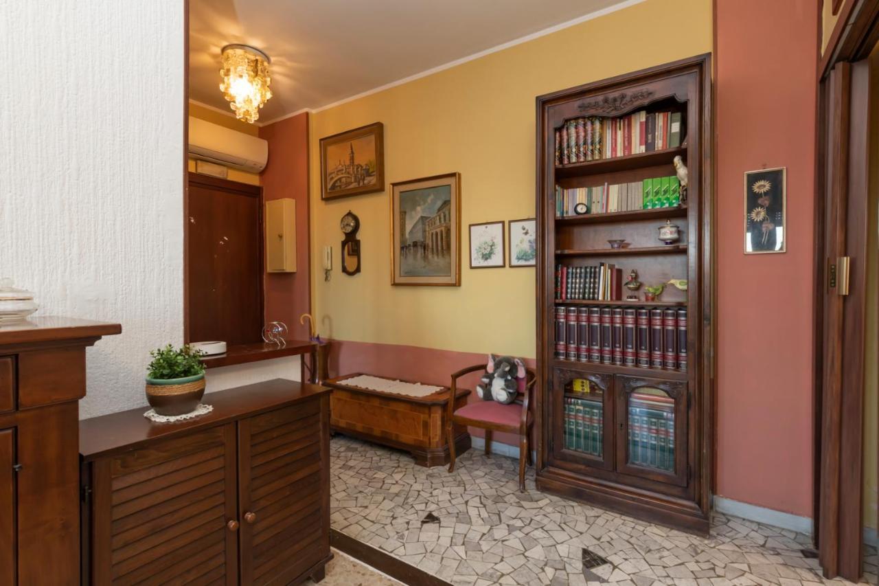 I Host Apartment - Ande 12 Милано Екстериор снимка
